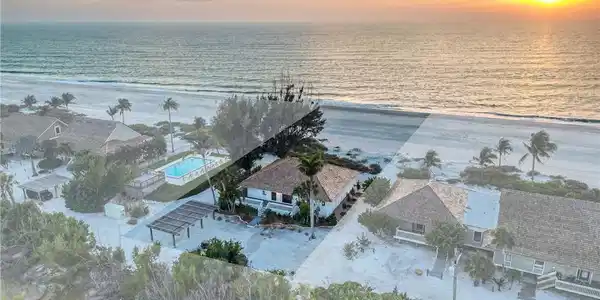 16 Beach Homes