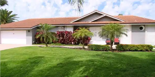 1836 Maywood CT