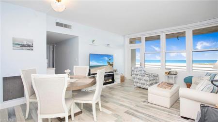 240 Seaview CT