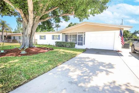 165 Crescent Lake DR