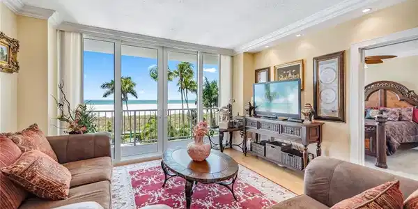140 Seaview CT