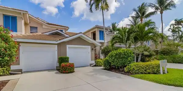 817 Carrick Bend CIR
