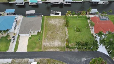 3246 Pinetree DR