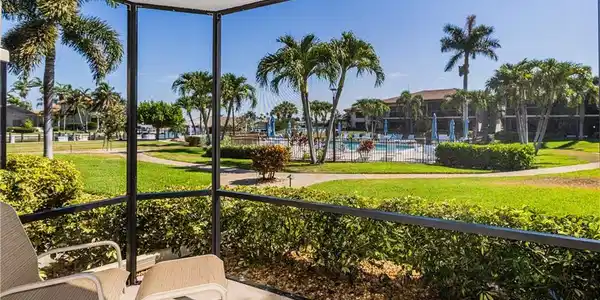 513 Seaview CT