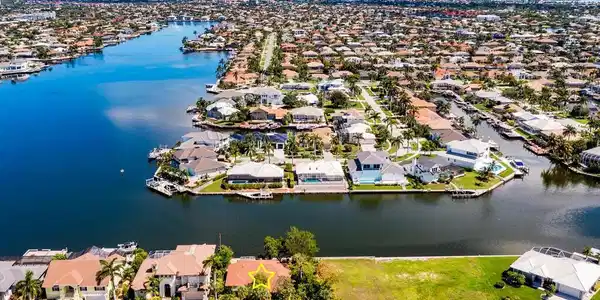 1160 Twin Oak CT