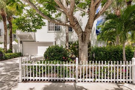 996 8th AVE S