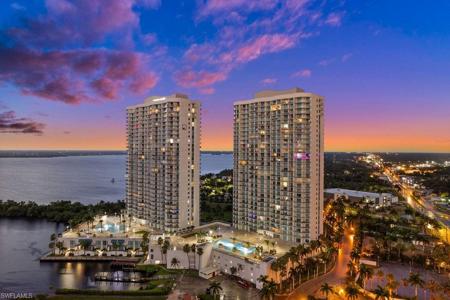 3000 Oasis Grand BLVD