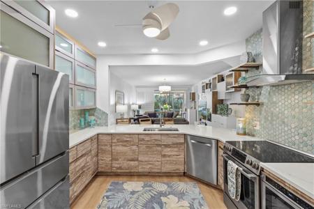 532 Lake Louise CIR