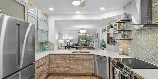 532 Lake Louise CIR