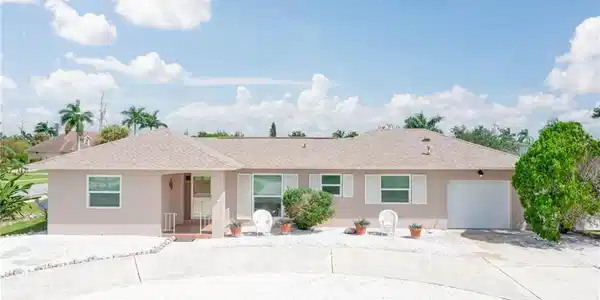 1200 Fruitland AVE