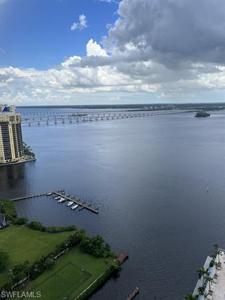 3000 Oasis Grand BLVD