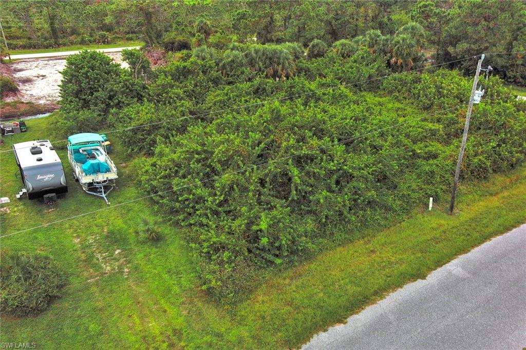 Image 3: Drone / aerial view