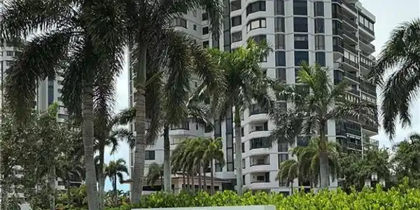 6075 Pelican Bay BLVD