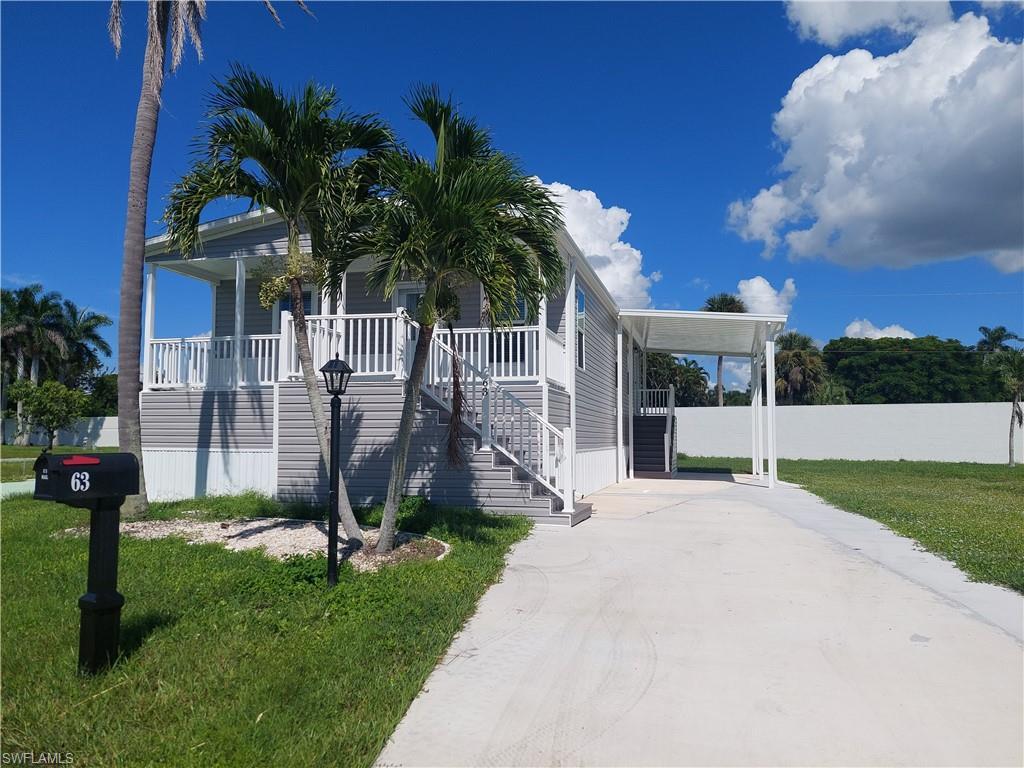 Image 3: Full railed front porch