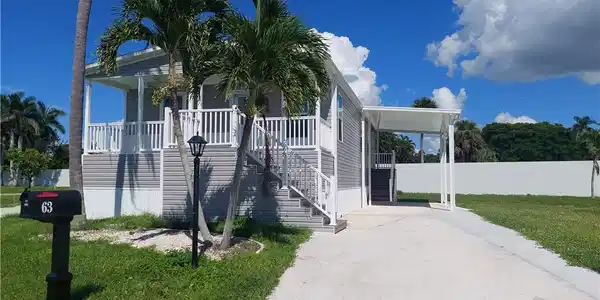 Image 3: Full railed front porch