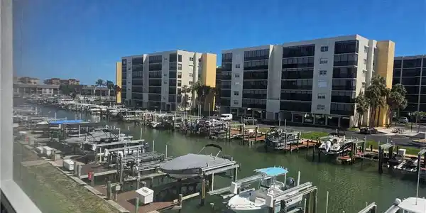 4521 Bay Beach LN