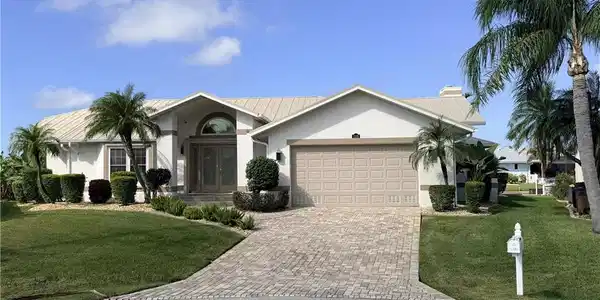 1236 Swan CT
