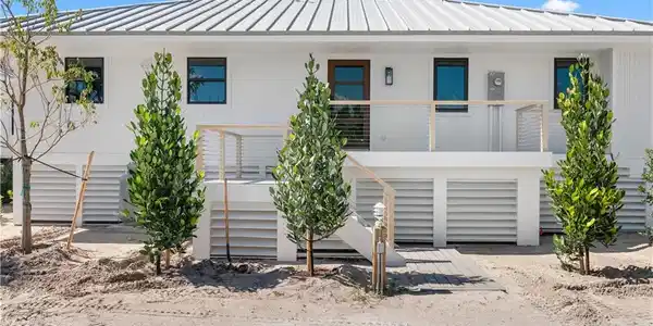 24 Beach Homes