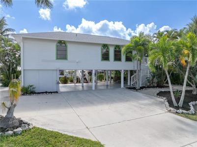 2831 Janet ST