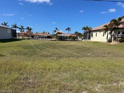 2417 Macadamia LN