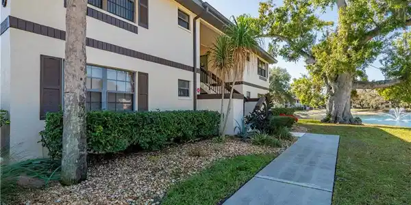 19505 Quesada AVE