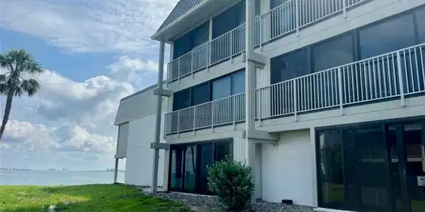 760 Sextant DR