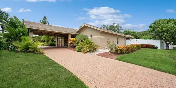 850 S Barfield DR