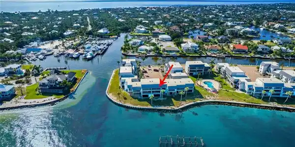 760 Sextant DR