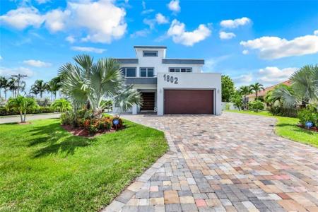1802 SW 47th TER