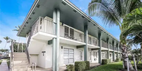 235 Seaview CT