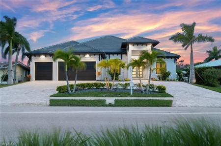 5015 Pelican BLVD
