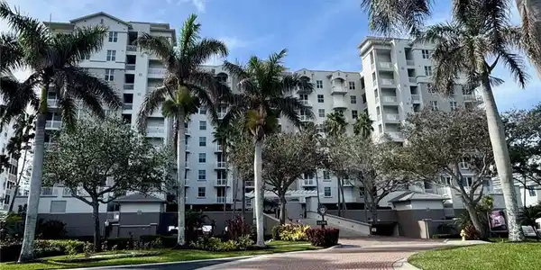 14200 Royal Harbour CT