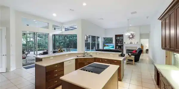 3421 Creekview DR