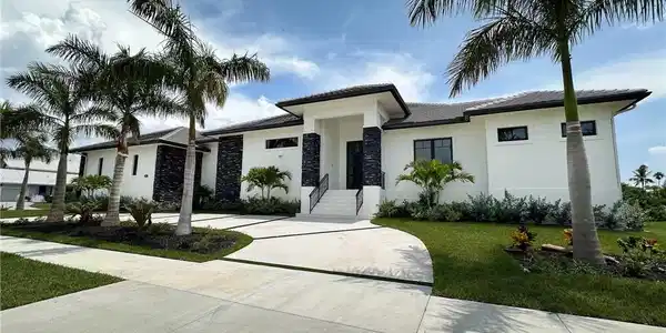 1021 W Inlet DR