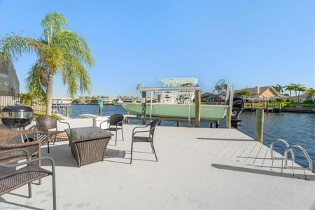 2306 SW 44th TER