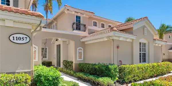 11057 Harbour Yacht CT