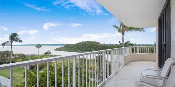 380 Seaview CT