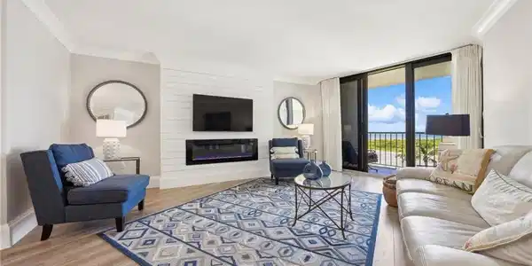 260 Seaview CT