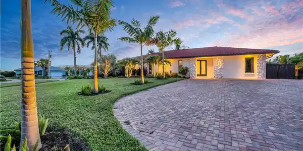 210 Columbus WAY