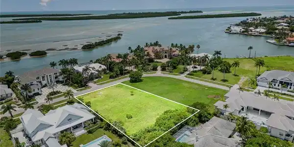 1820 S Inlet DR