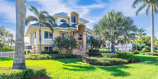 1563 Sand Castle RD