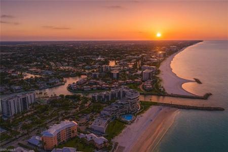 2400 Gulf Shore BLVD N