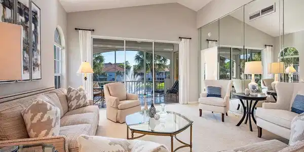 8487 Abbington CIR