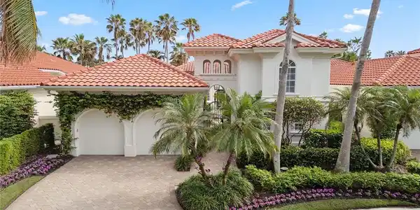 8812 La Palma LN
