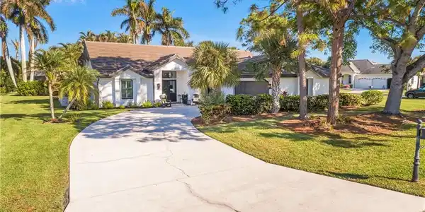 28875 Winthrop CIR