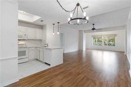 201 Arbor Lake DR