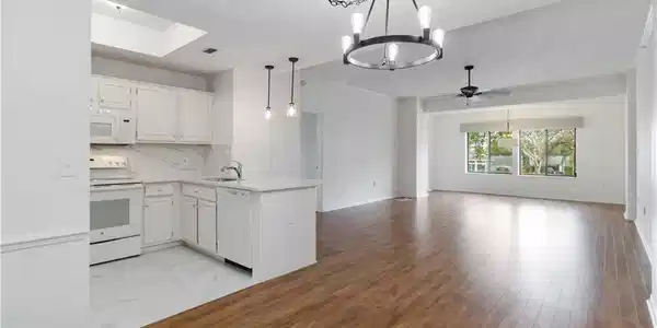 201 Arbor Lake DR