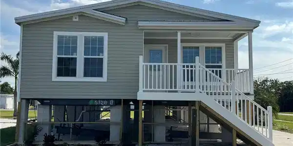 126 Raintree LN