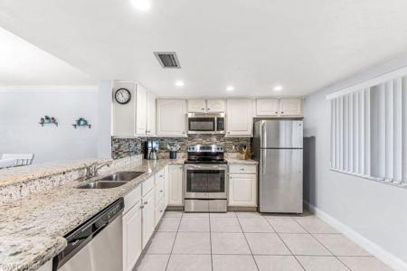 5841 Rattlesnake Hamm RD