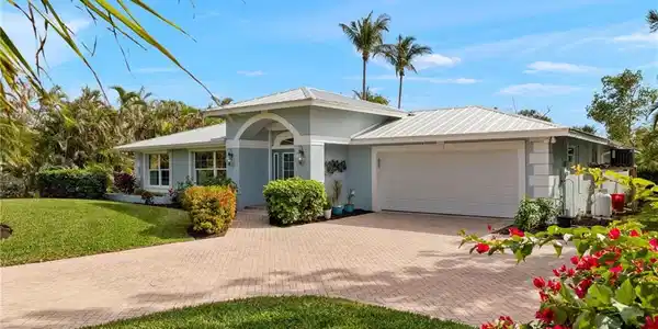 727 Periwinkle WAY